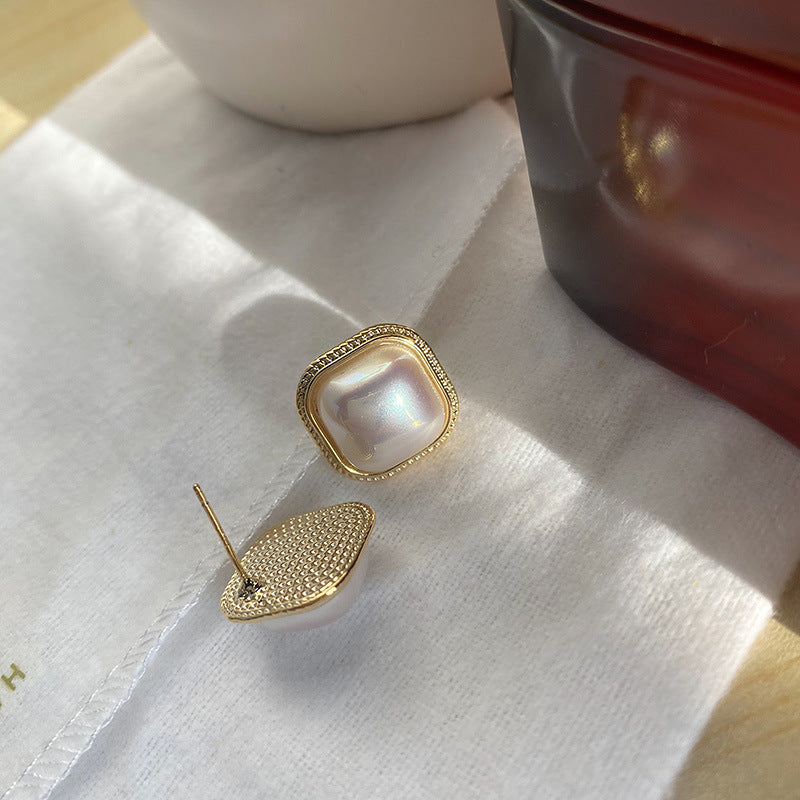 Squircle Pearl Earrings