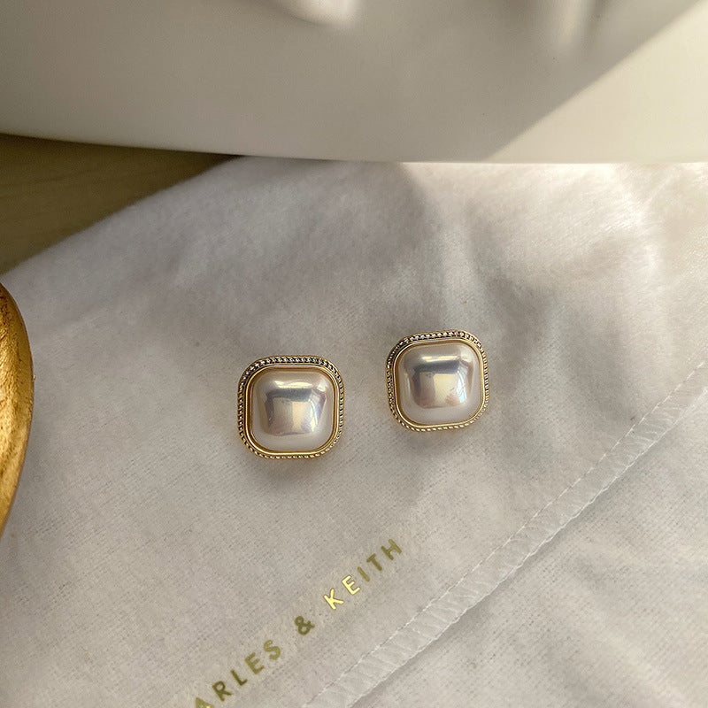Squircle Pearl Earrings