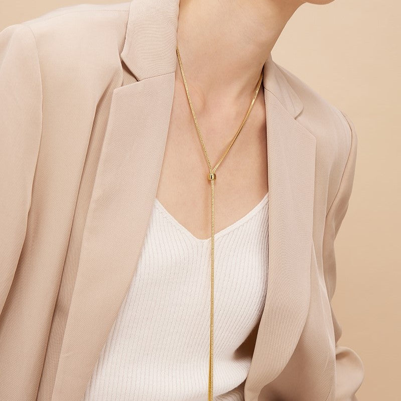 Collar de corbata ajustable