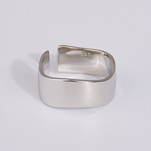 Geometric Curve Ring