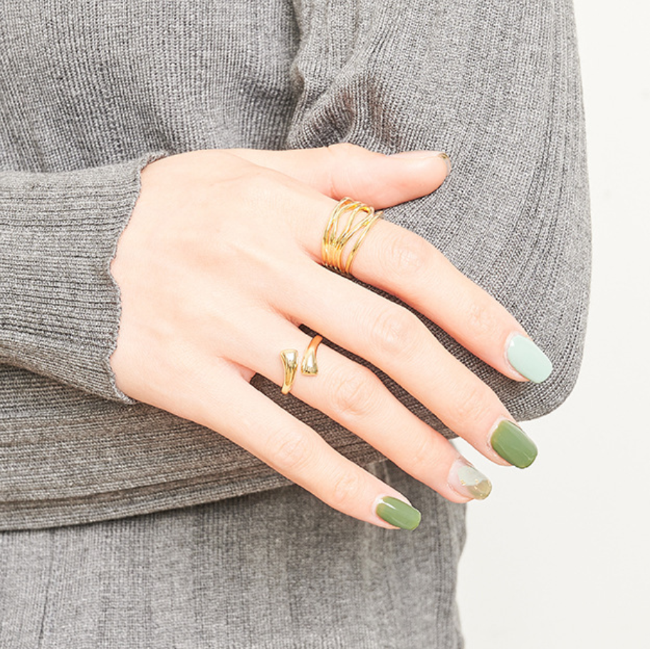 SAND Jewelry Classic Abstract Hug Ring