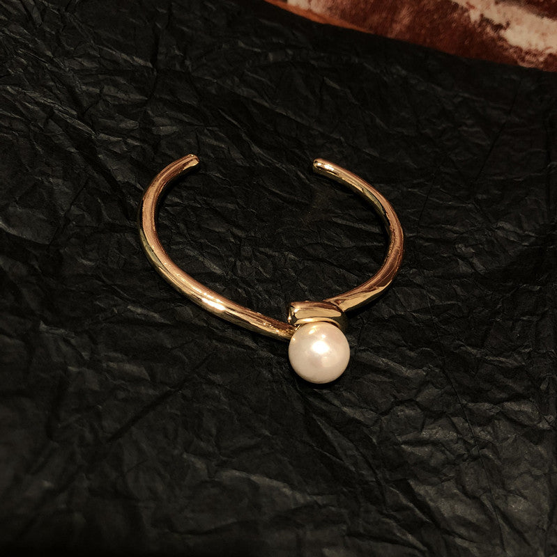 Simple Pearl Bracelet