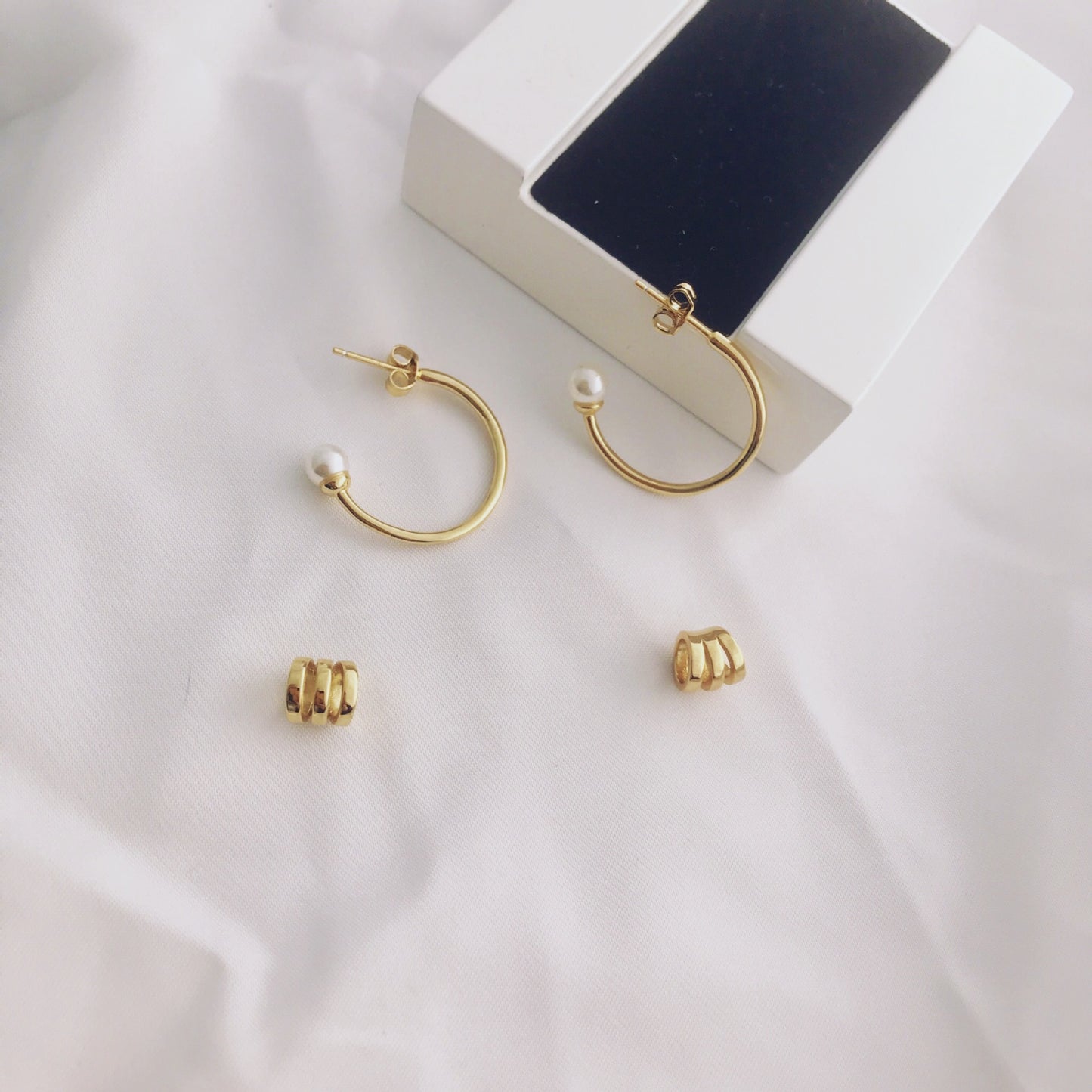 Elegant Curve Earrings
