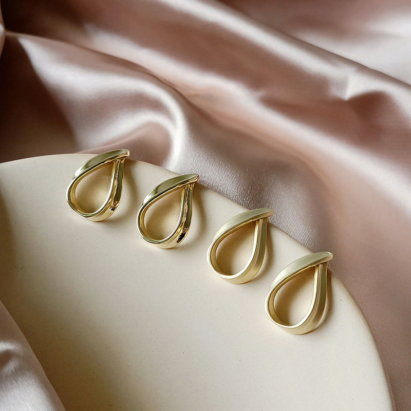 Mobius Raindrop Hoops