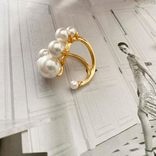 Graduated Pearl Ring