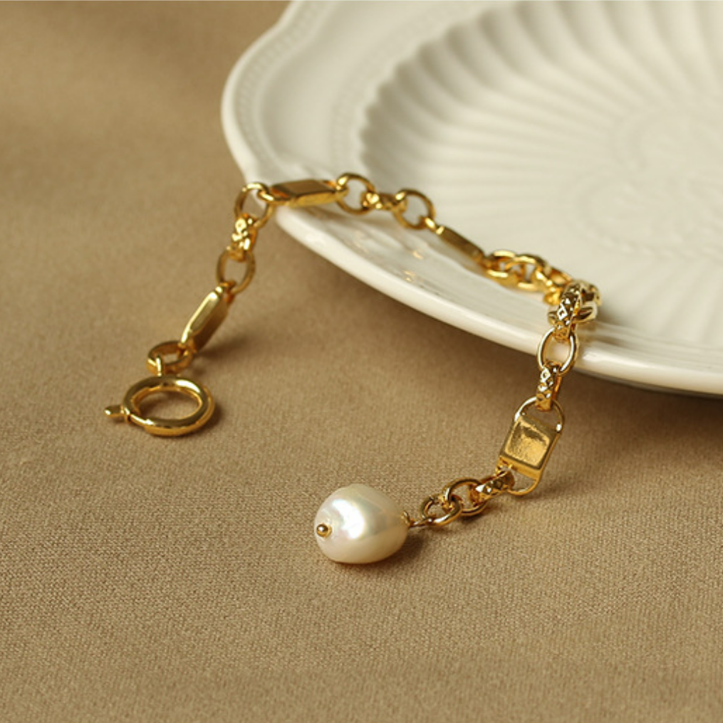 Pearl Pendant Bracelet
