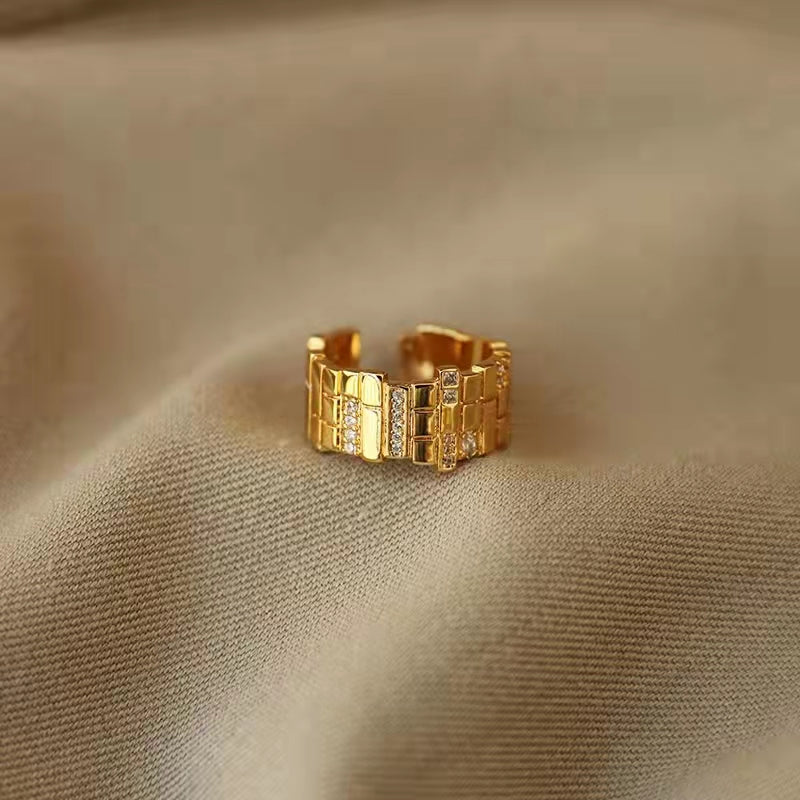 Bold Duchess Ring
