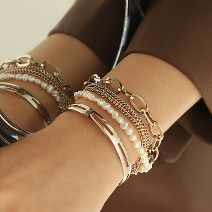 SAND Jewlery Complex Freshwater Pearl Bracelet