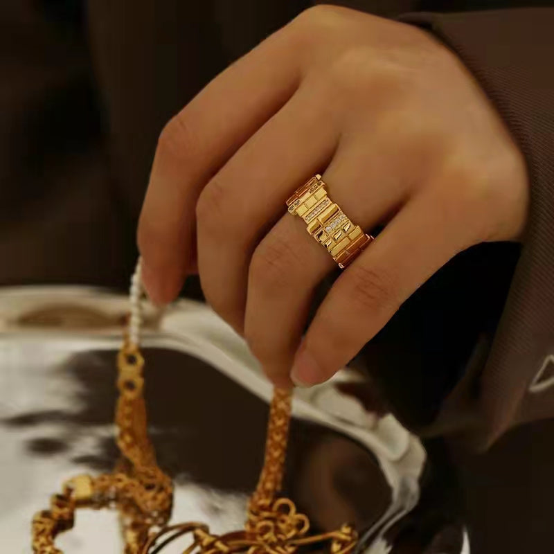 Bold Duchess Ring