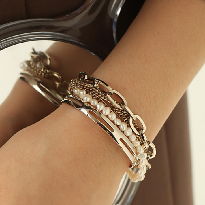 SAND Jewlery Complex Freshwater Pearl Bracelet