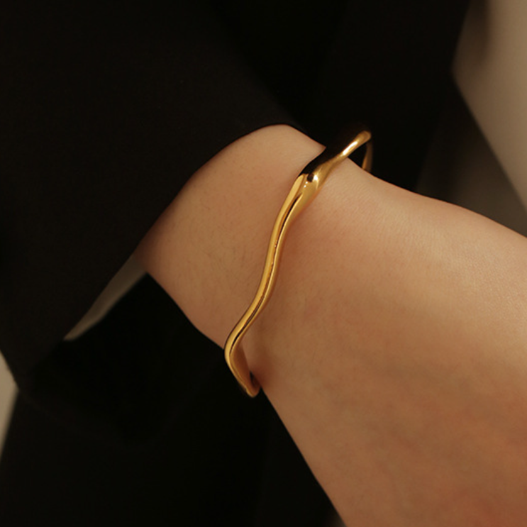 Ruffled Wave Bracelet