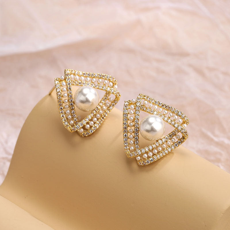 Mobius Pearl Earrings