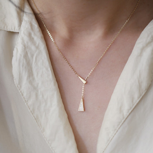 SAND Jewelry Elegant 18K Gold Diamond Triangle Necklace 