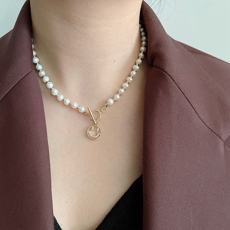 Smile Pearl Choker