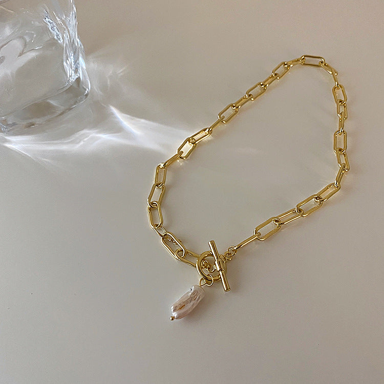 ROME Pendant Necklace