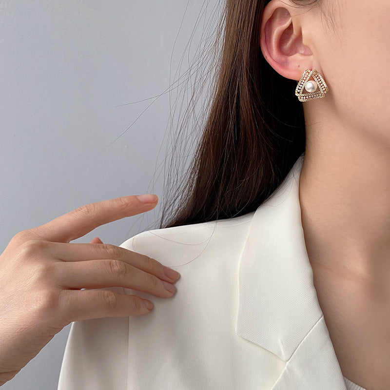 Mobius Pearl Earrings