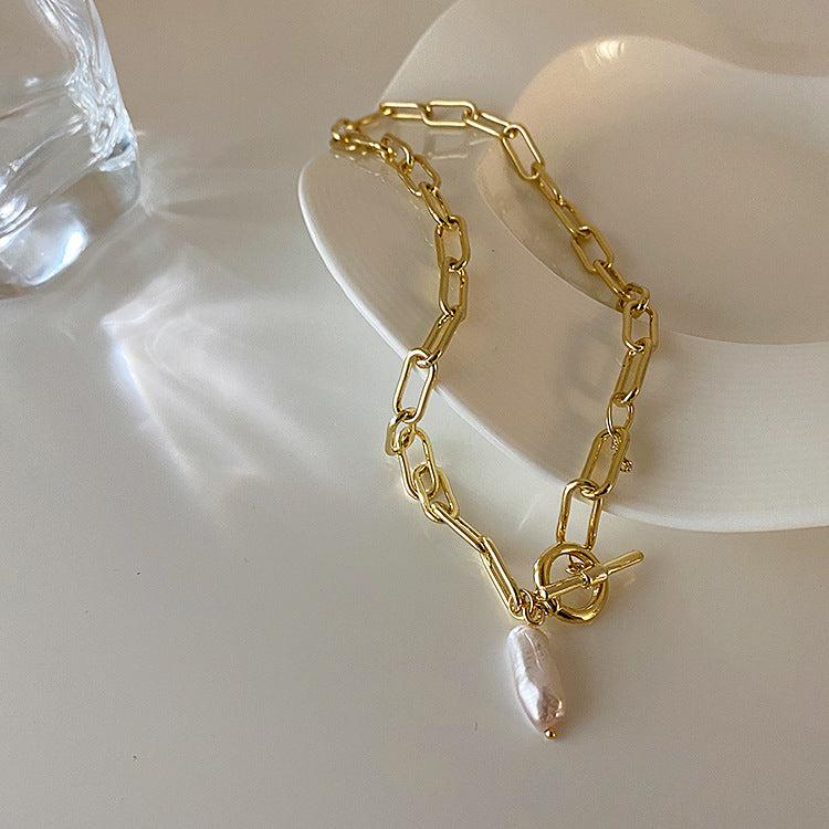 ROME Pendant Necklace