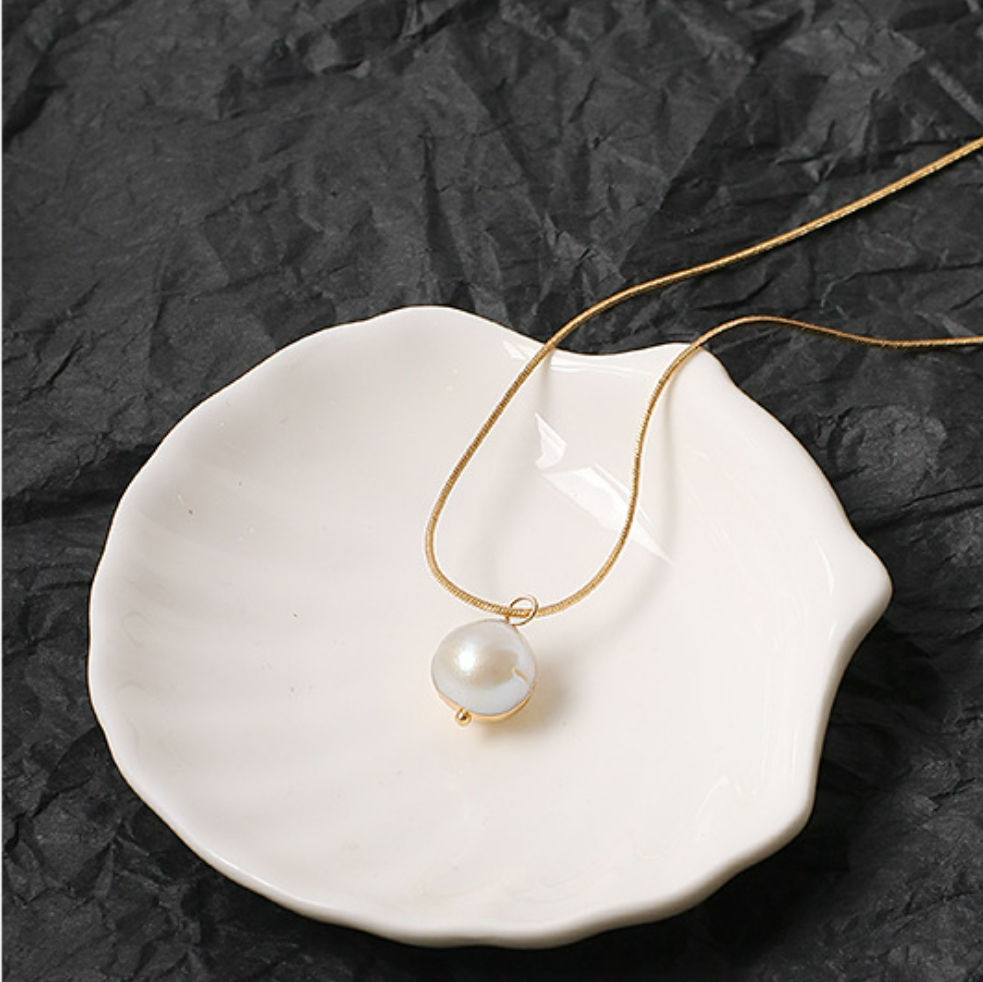 Pearl Ballon Necklace