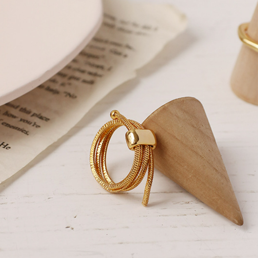 SAND Jewelry Gold Herringbone Coil Chain Ring