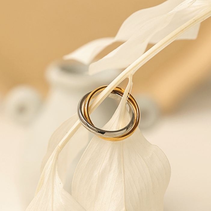 Mobius Infinity Ring