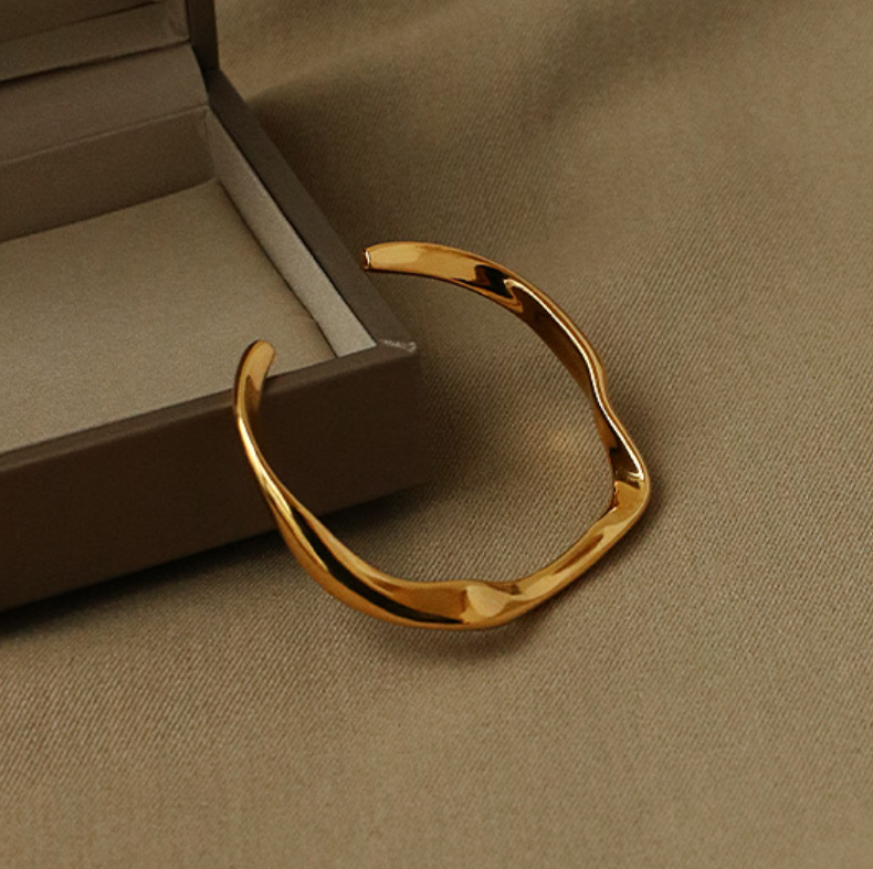 Ruffled Wave Bracelet