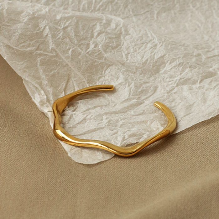 Ruffled Wave Bracelet