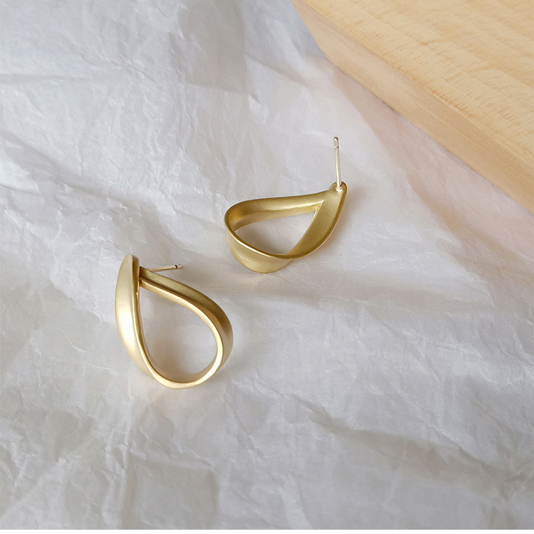 Mobius Raindrop Hoops